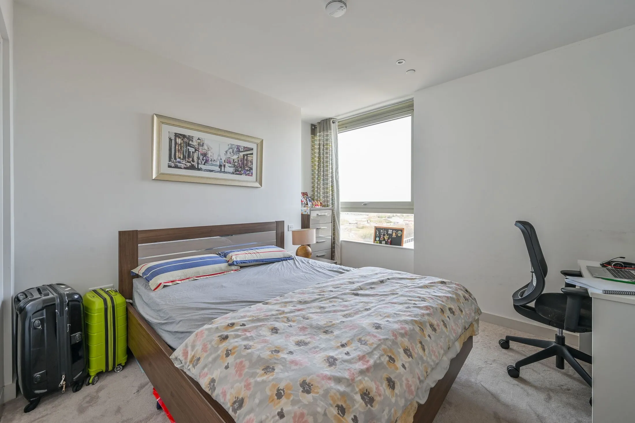 Flat Starboard Way in Greater London