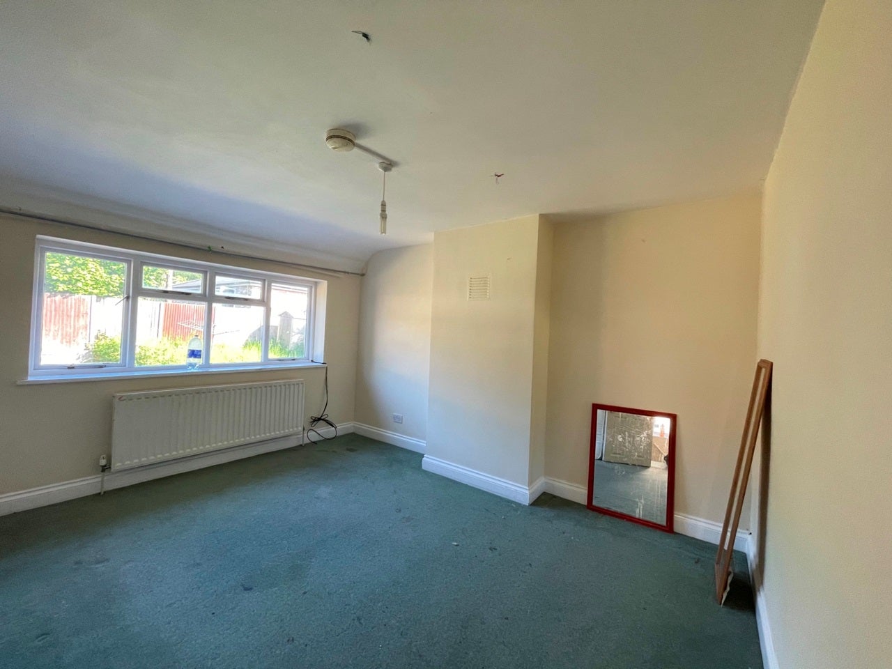 Flat Beverley Gardens in Greater London