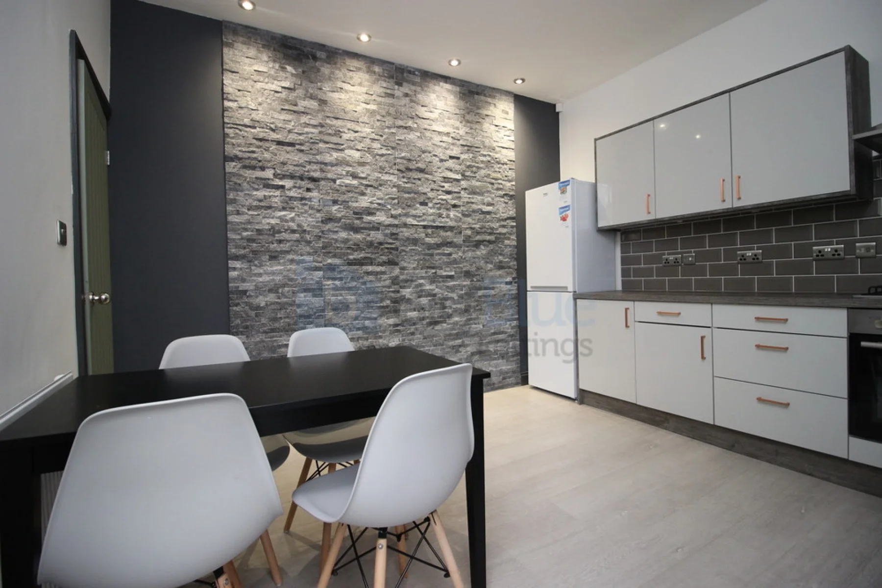 Flat Harold Avenue in Leeds
