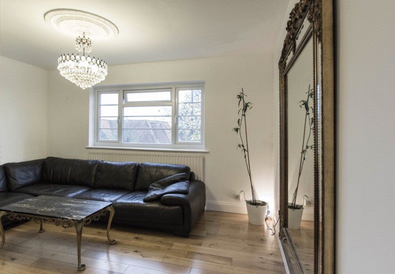Flat Churchview Road in Greater London