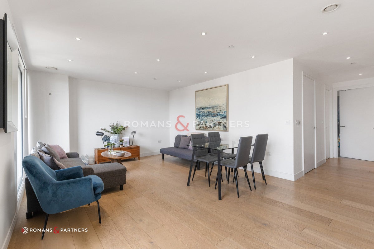 Flat Needleman Street in Greater London