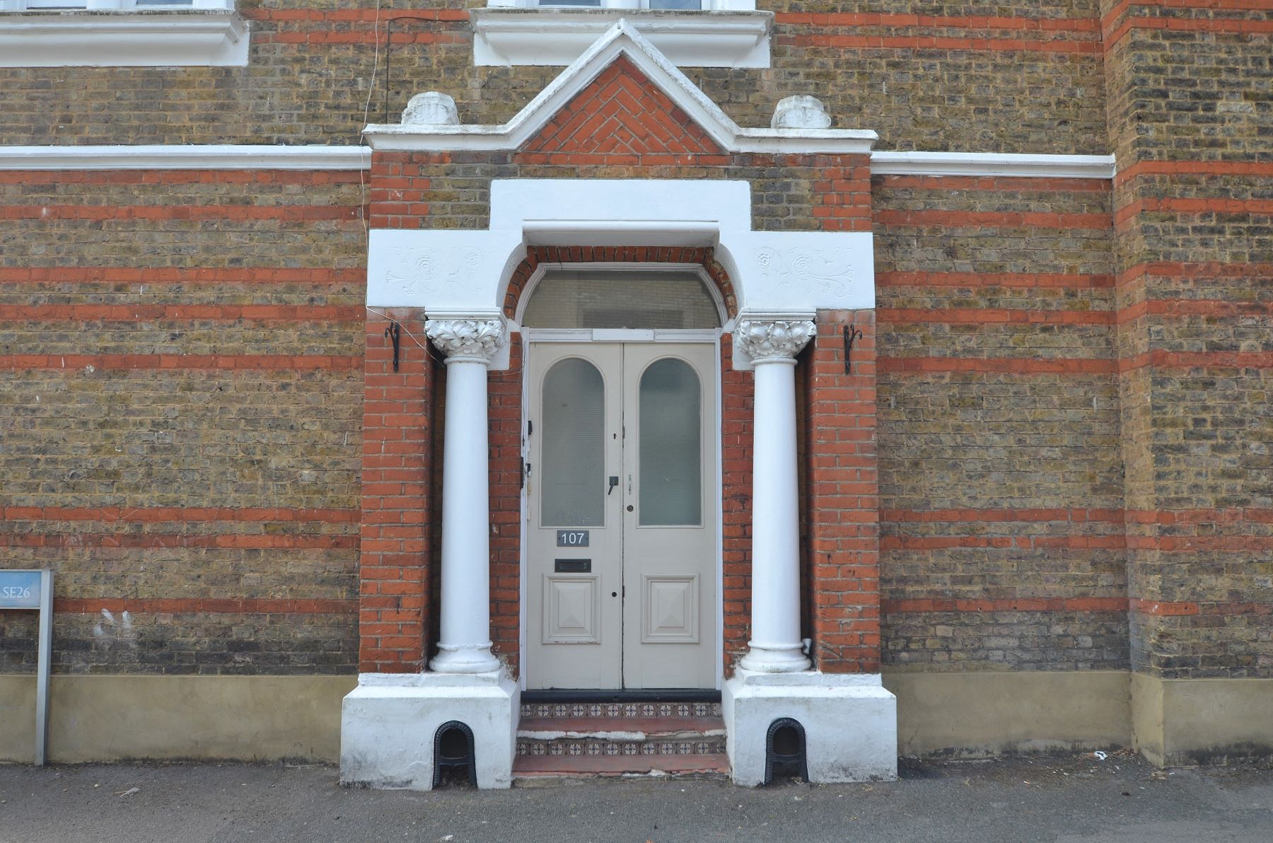 Flat Newlands Park in Greater London