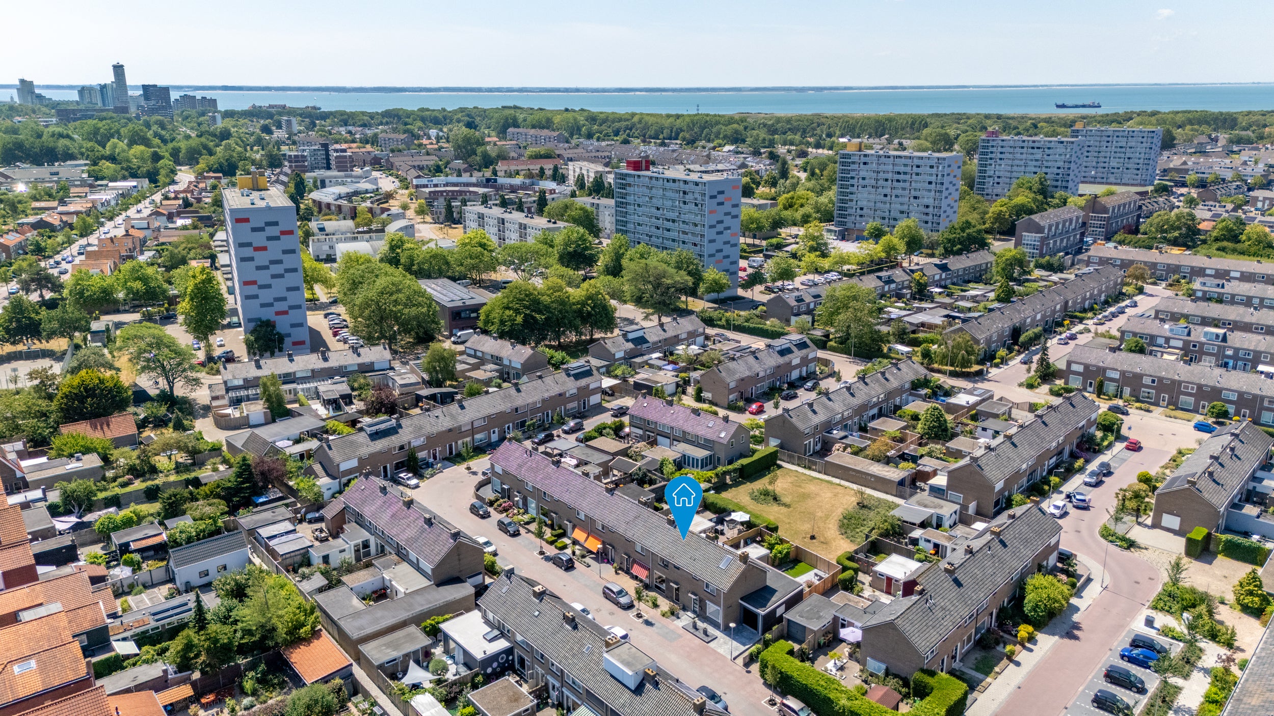 Tussenwoning te koop: Donker Curtiusstraat 4, Vlissingen