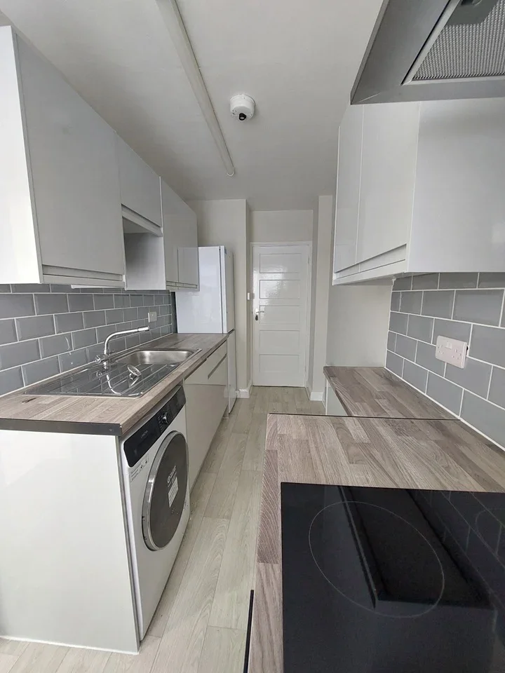 Flat Crendon Street in High Wycombe