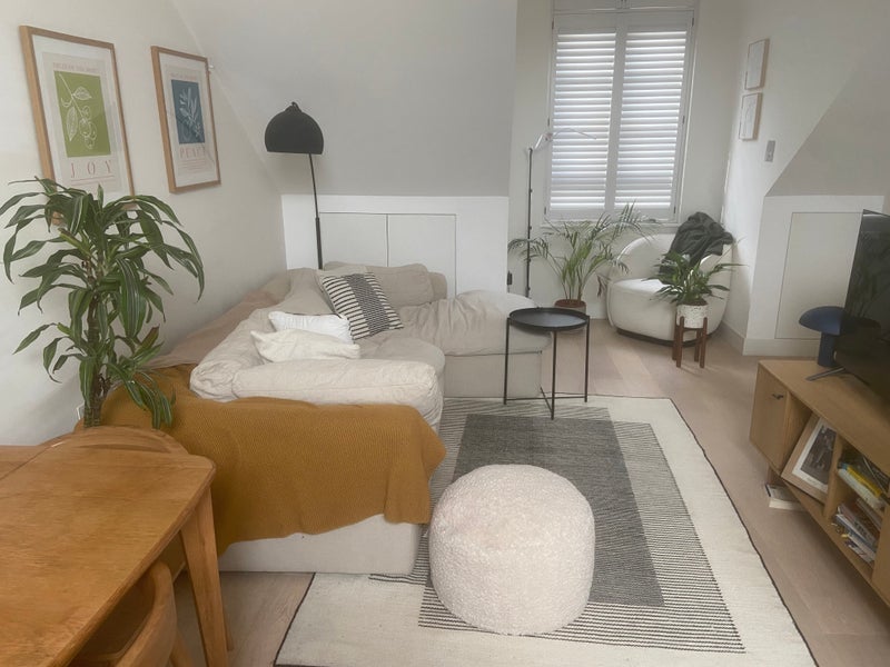 Room Eastcombe Avenue in Greater London