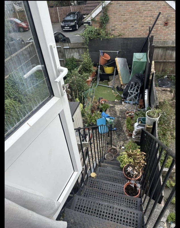 Room Walnut Tree Avenue in Greater London