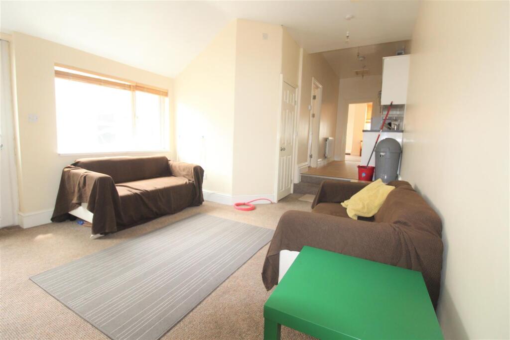 Flat Whitchurch Road in Cardiff