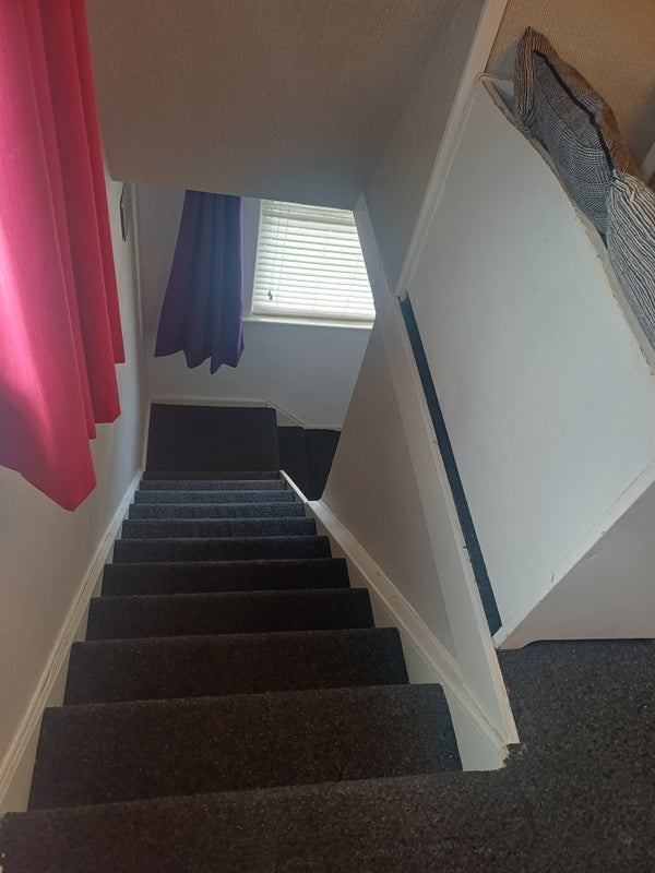 Room Coberley Avenue in Trafford