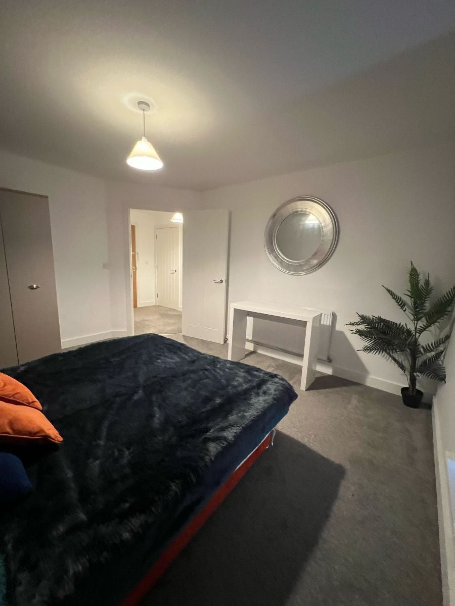 Flat Beacon Lane in Heswall