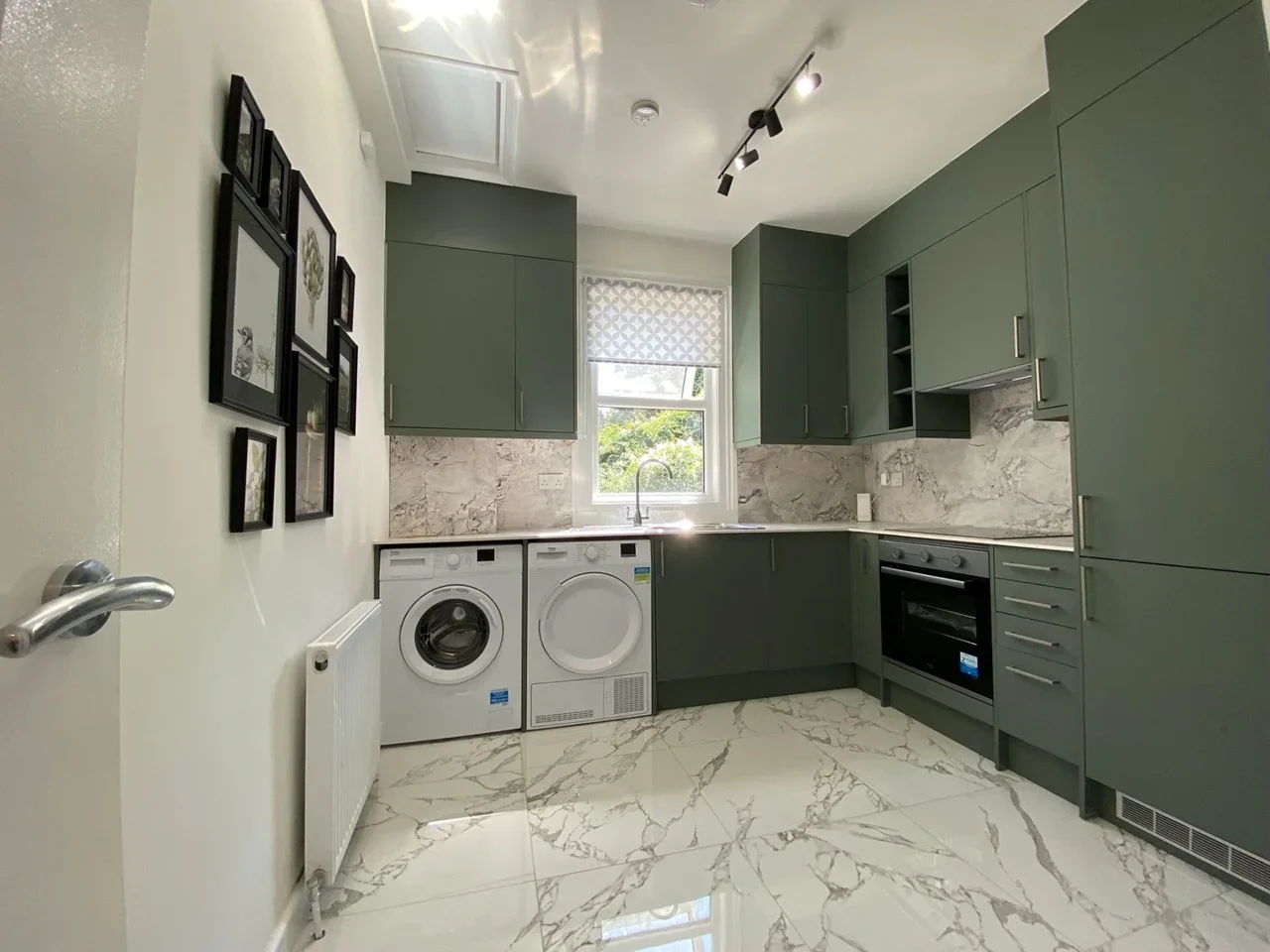 Room Floyd Road in Greater London