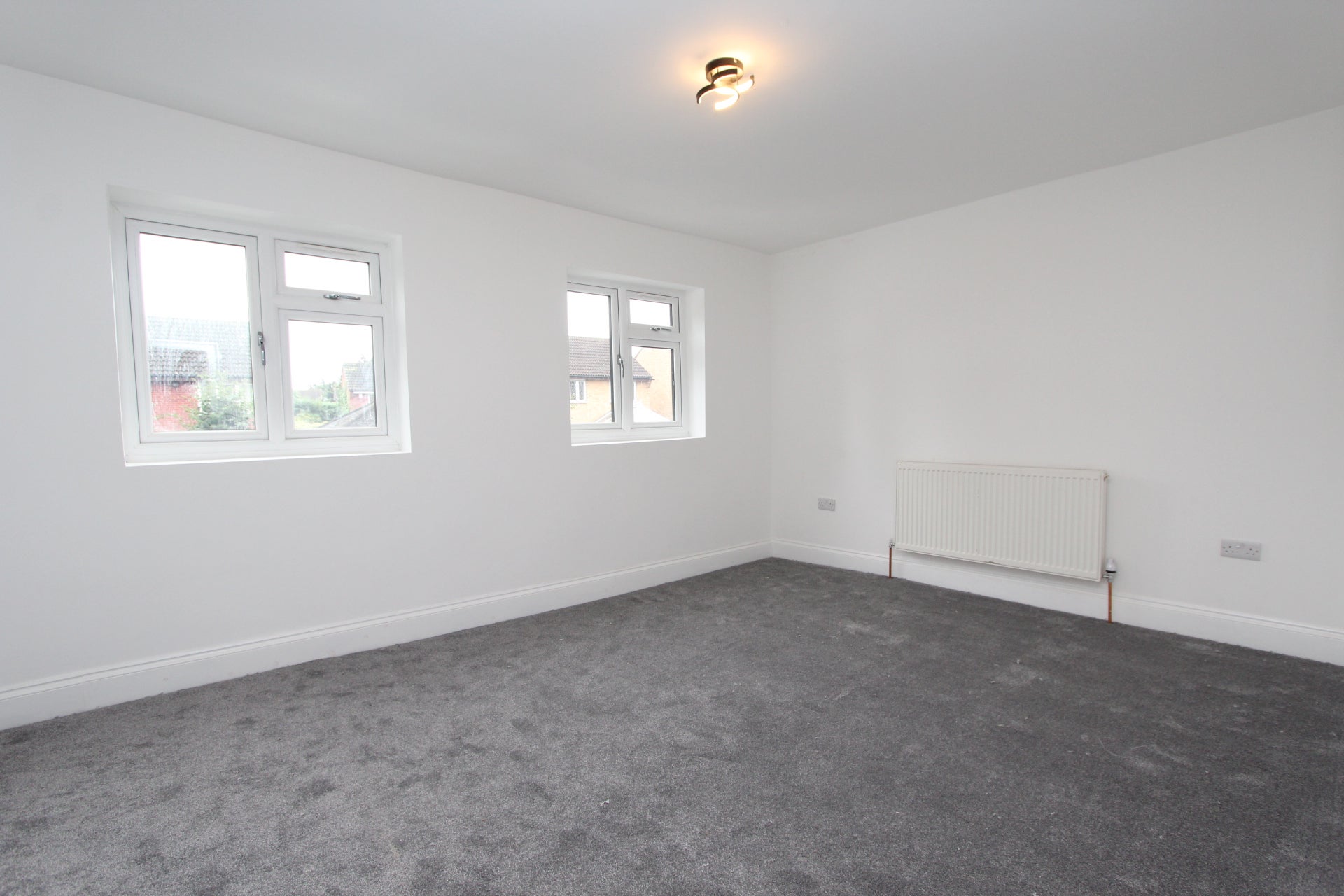 Flat Chadwell Road in Grays