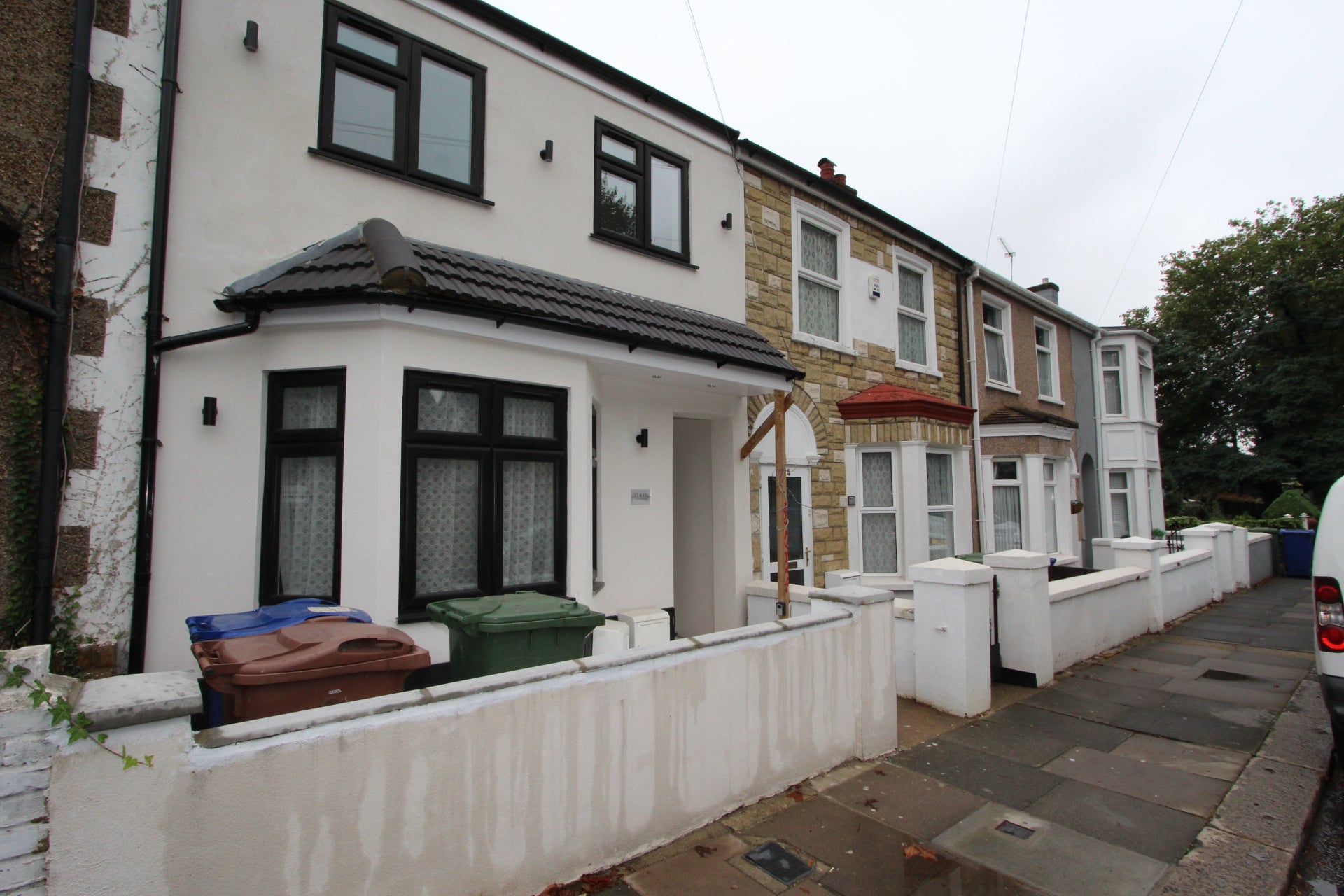 Flat Chadwell Road in Grays