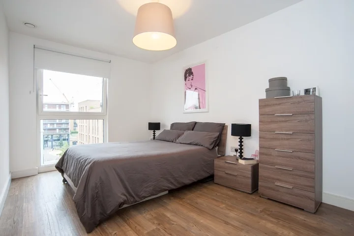 Flat Chilton Grove in Greater London