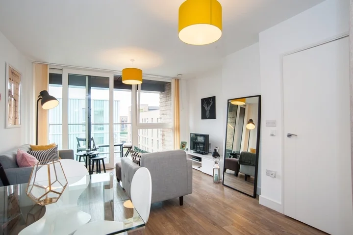 Flat Chilton Grove in Greater London