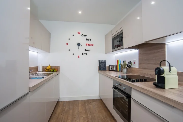 Flat Chilton Grove in Greater London