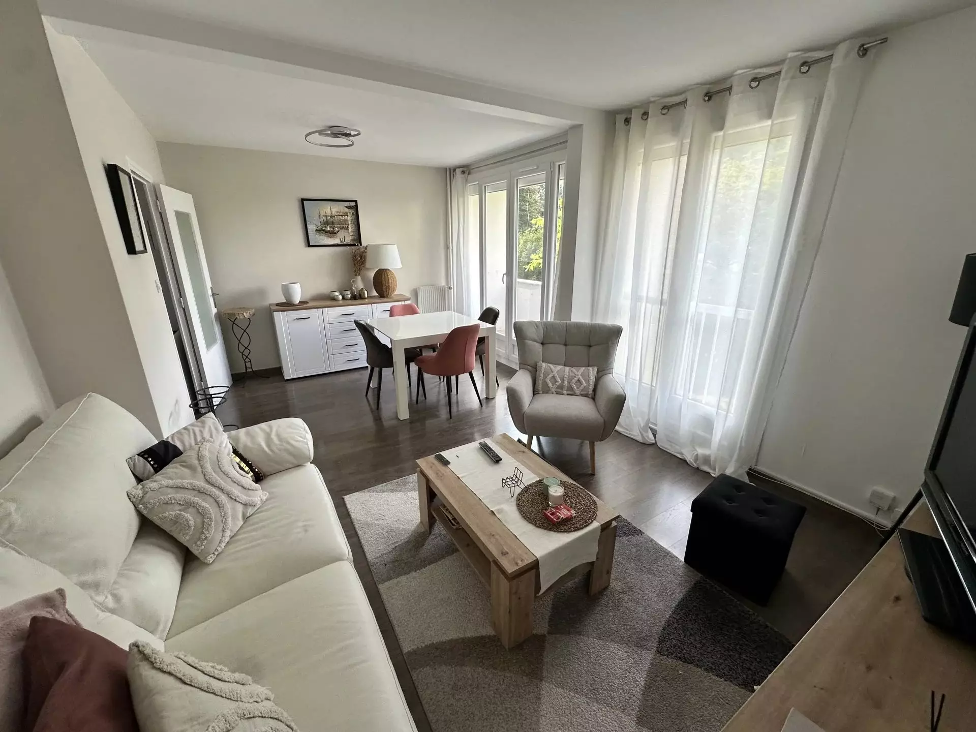 Appartement Rue Camille Desmoulins à Saint-Martin-d'Hères