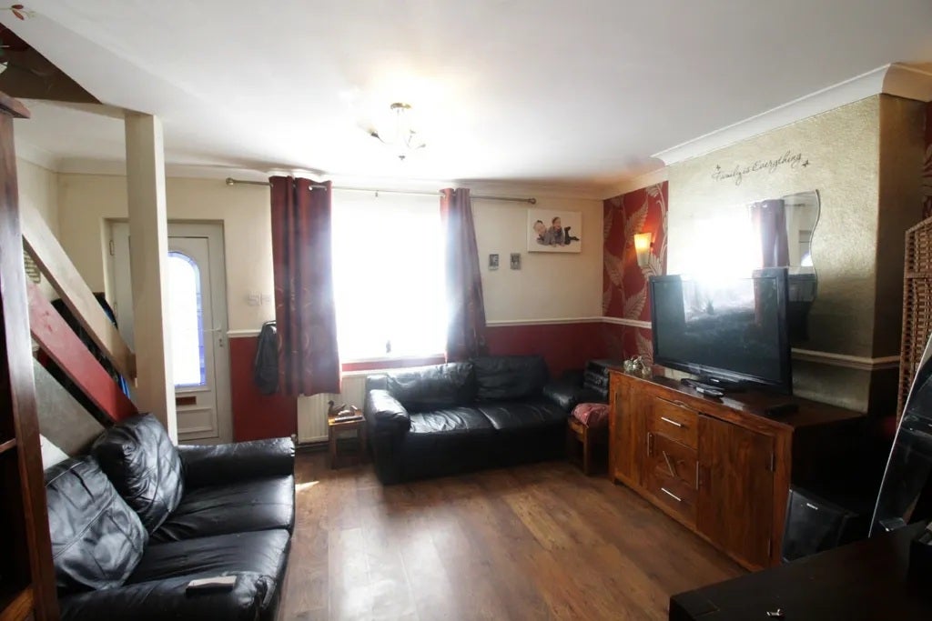 House The Octagon in Corby