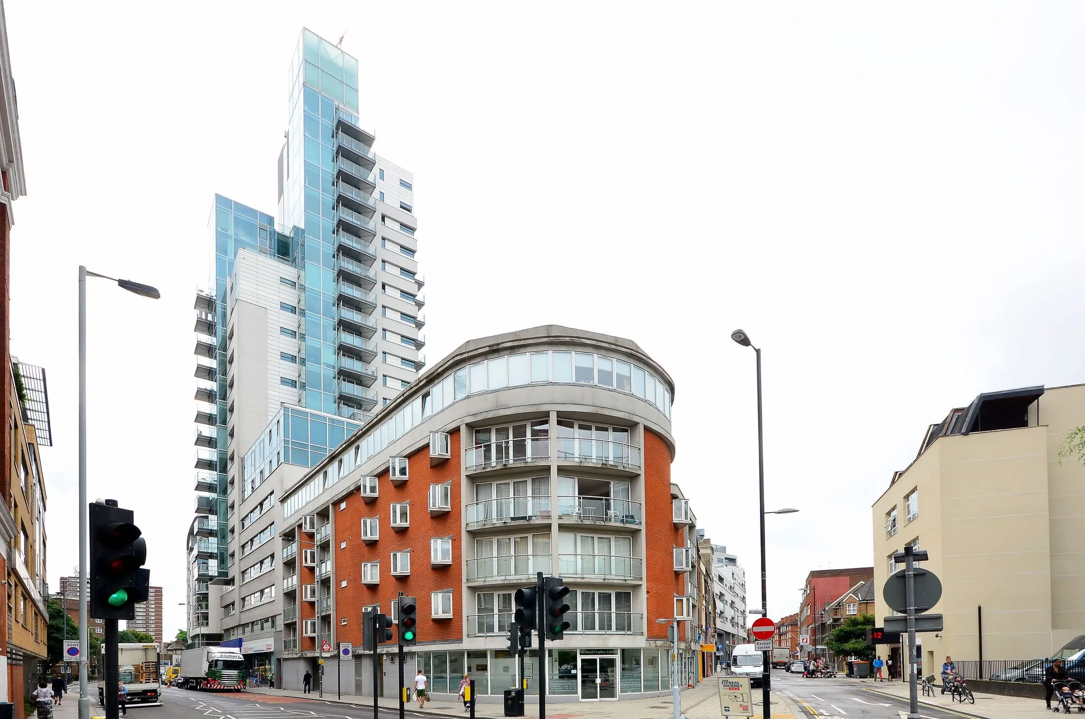Flat Tabard Street in Greater London