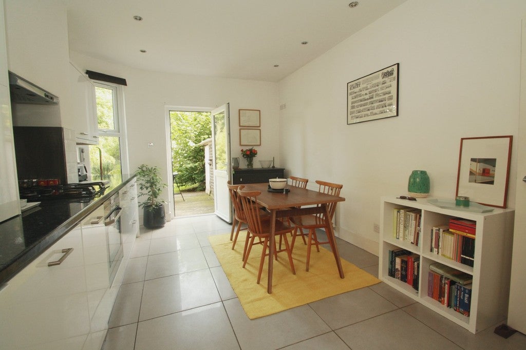 Flat Herbert Gardens in London