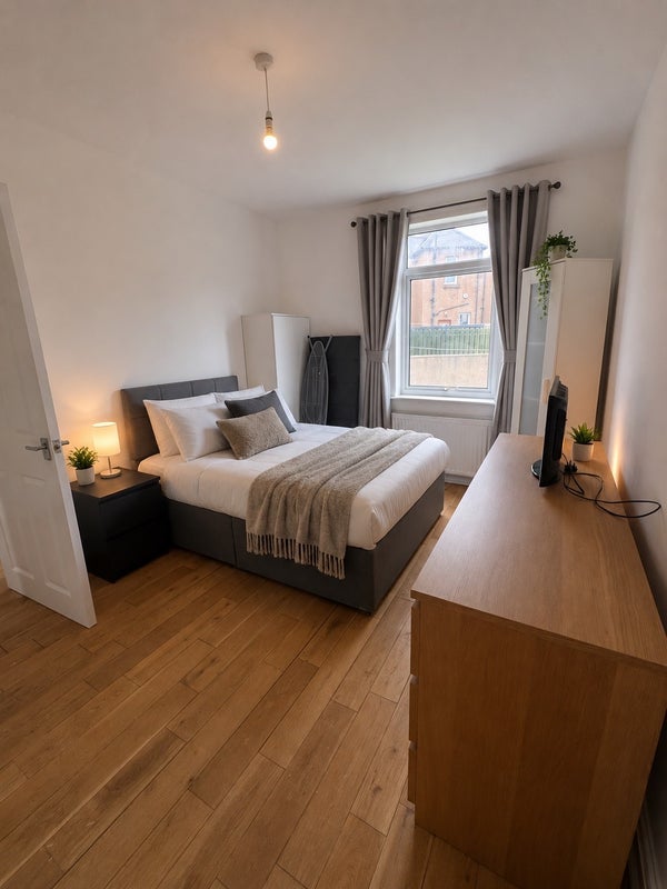 Flat Featherhall Avenue in City of Edinburgh