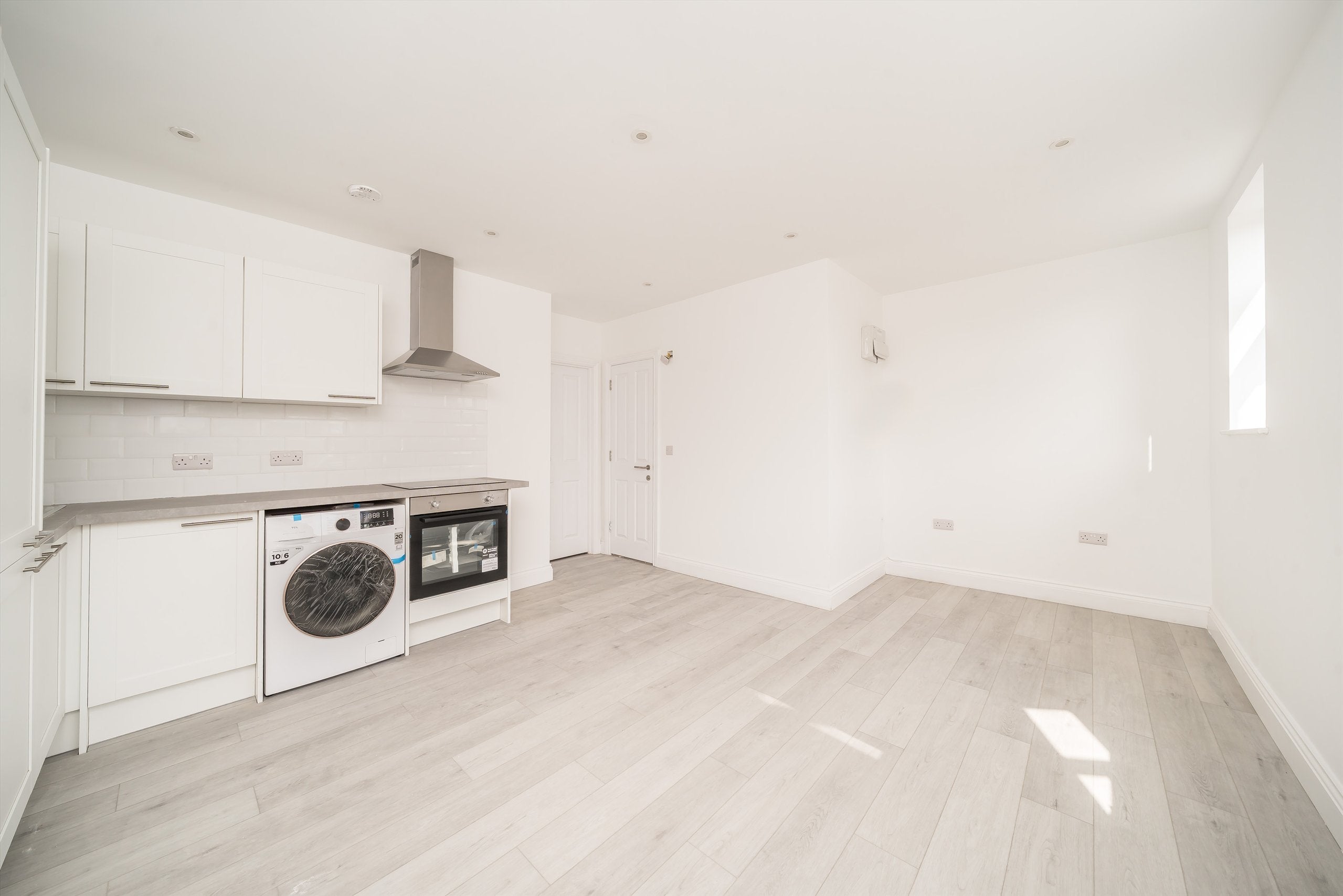 Flat Avoca Road in Greater London