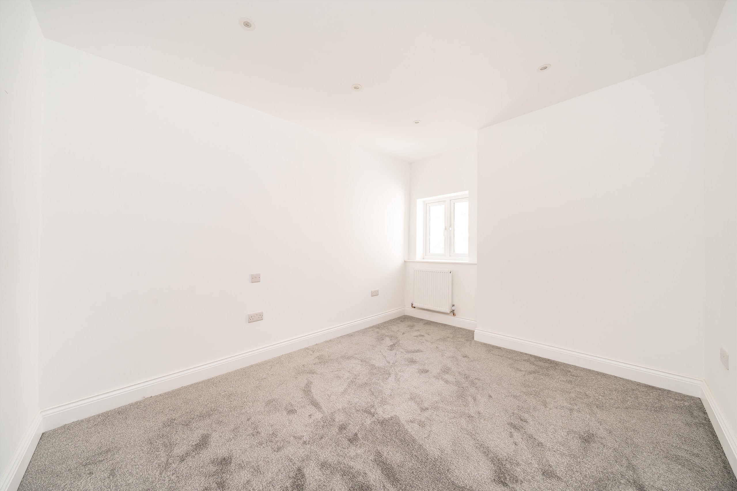Flat Avoca Road in Greater London