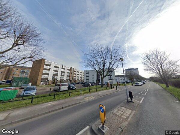 Flat Convent Way in Greater London