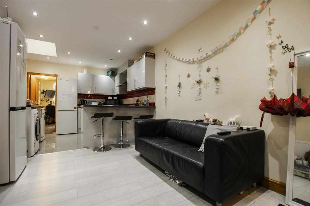 Flat Tiverton Road in Birmingham