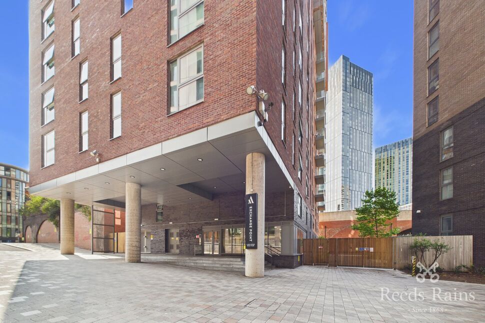 Flat New Kings Head Yard in Salford