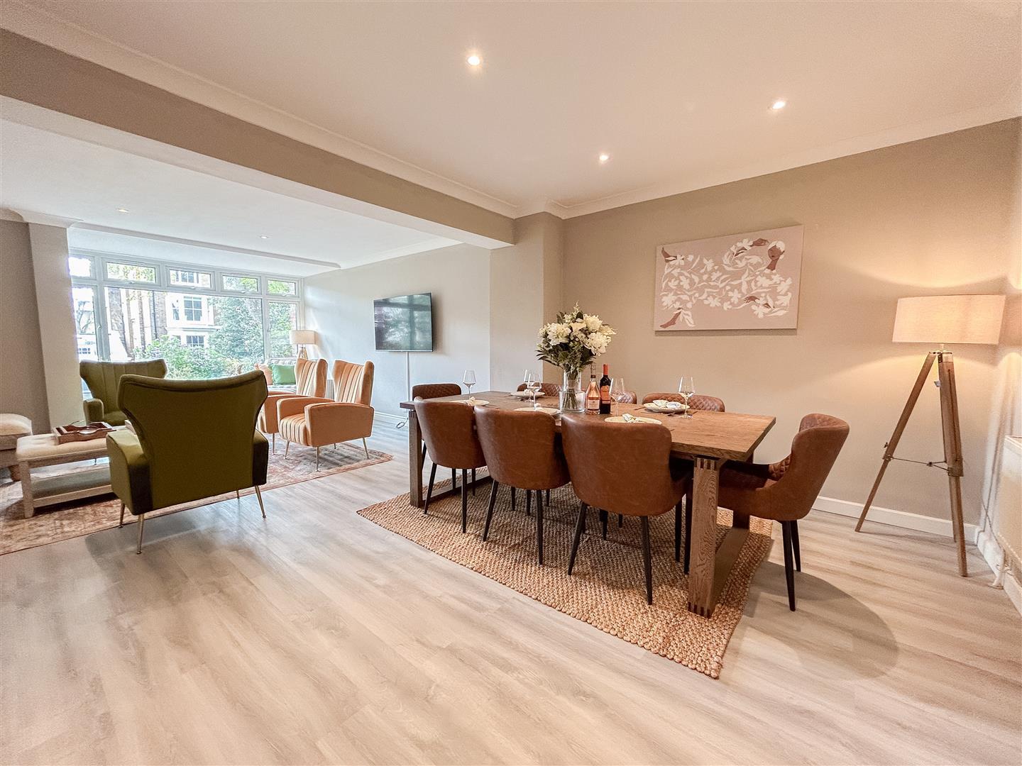 House Woodsford Square in Greater London