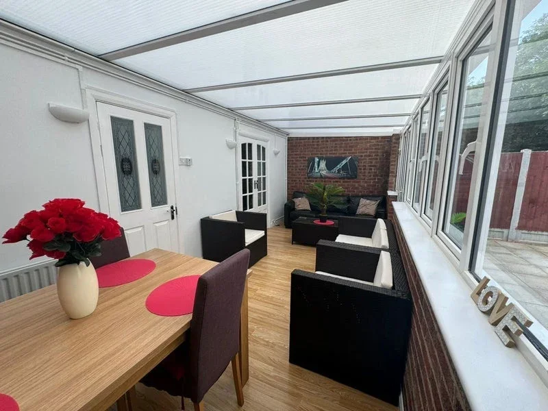 Room Corran Way in South Ockendon