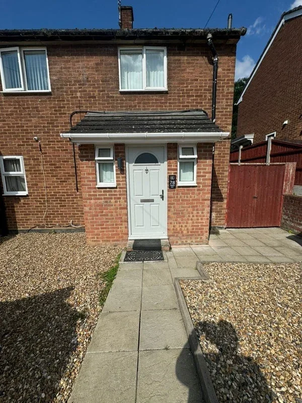 Room Corran Way in South Ockendon