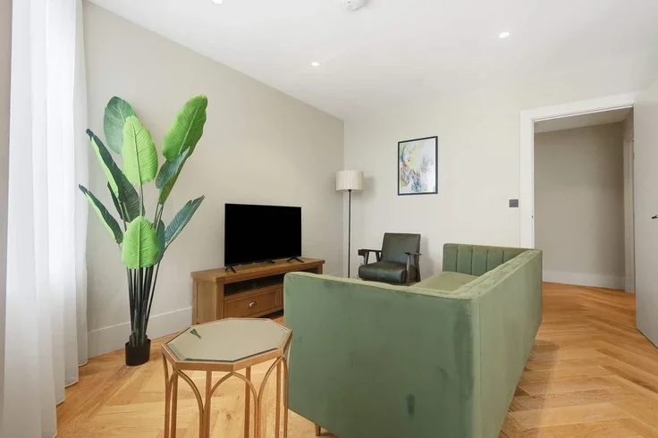 Flat Cheyne Walk in Greater London