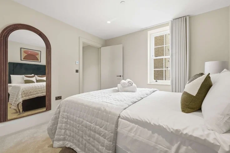 Flat Cheyne Walk in Greater London