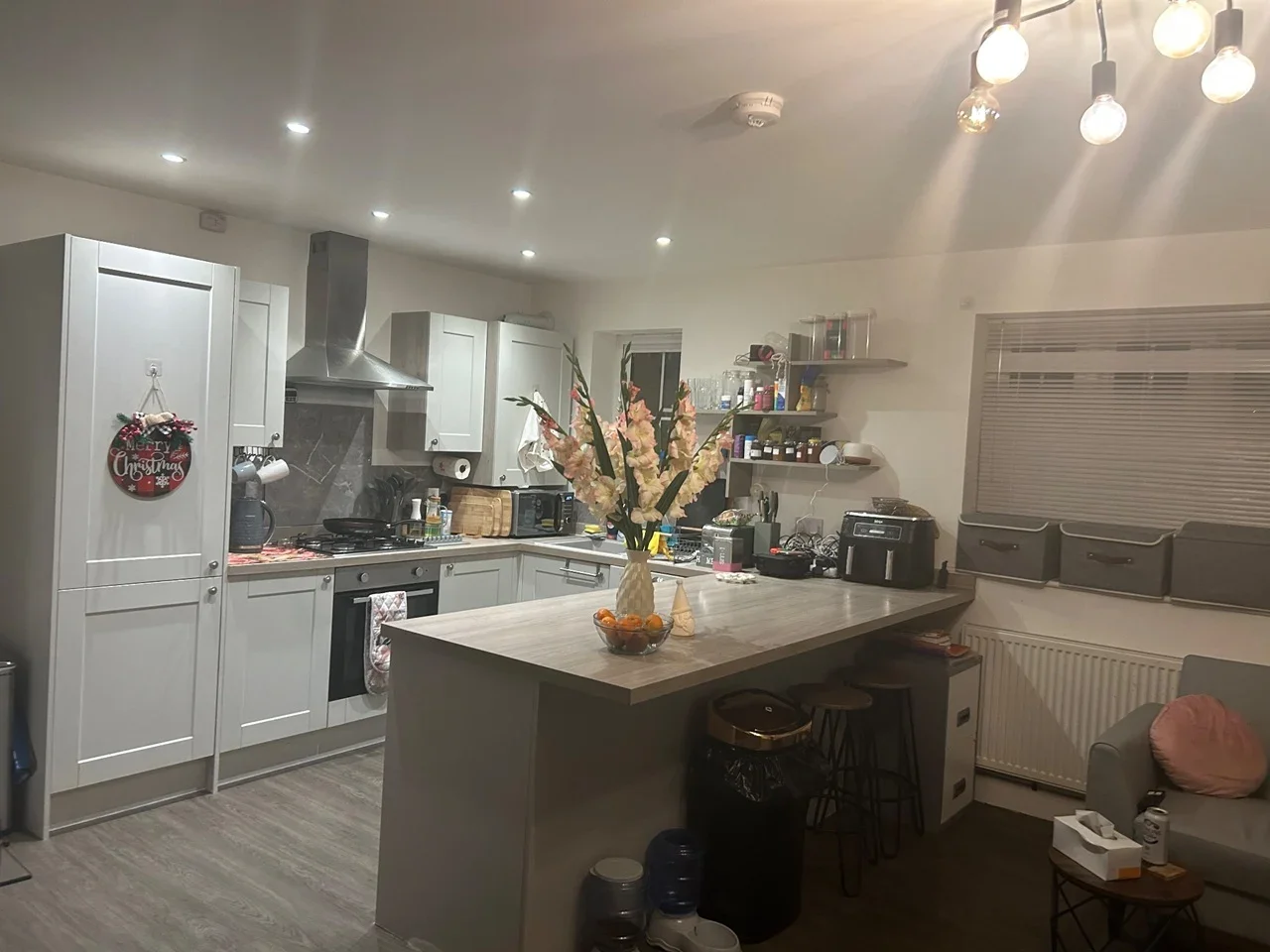Room Sherwood Road in Greater London
