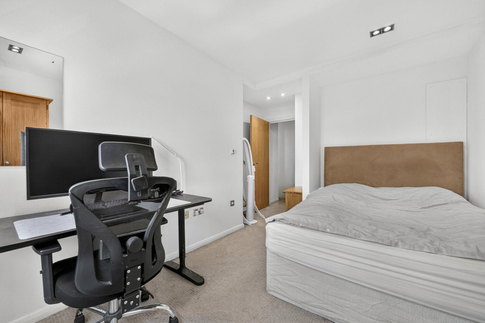 Flat Limeharbour in Greater London
