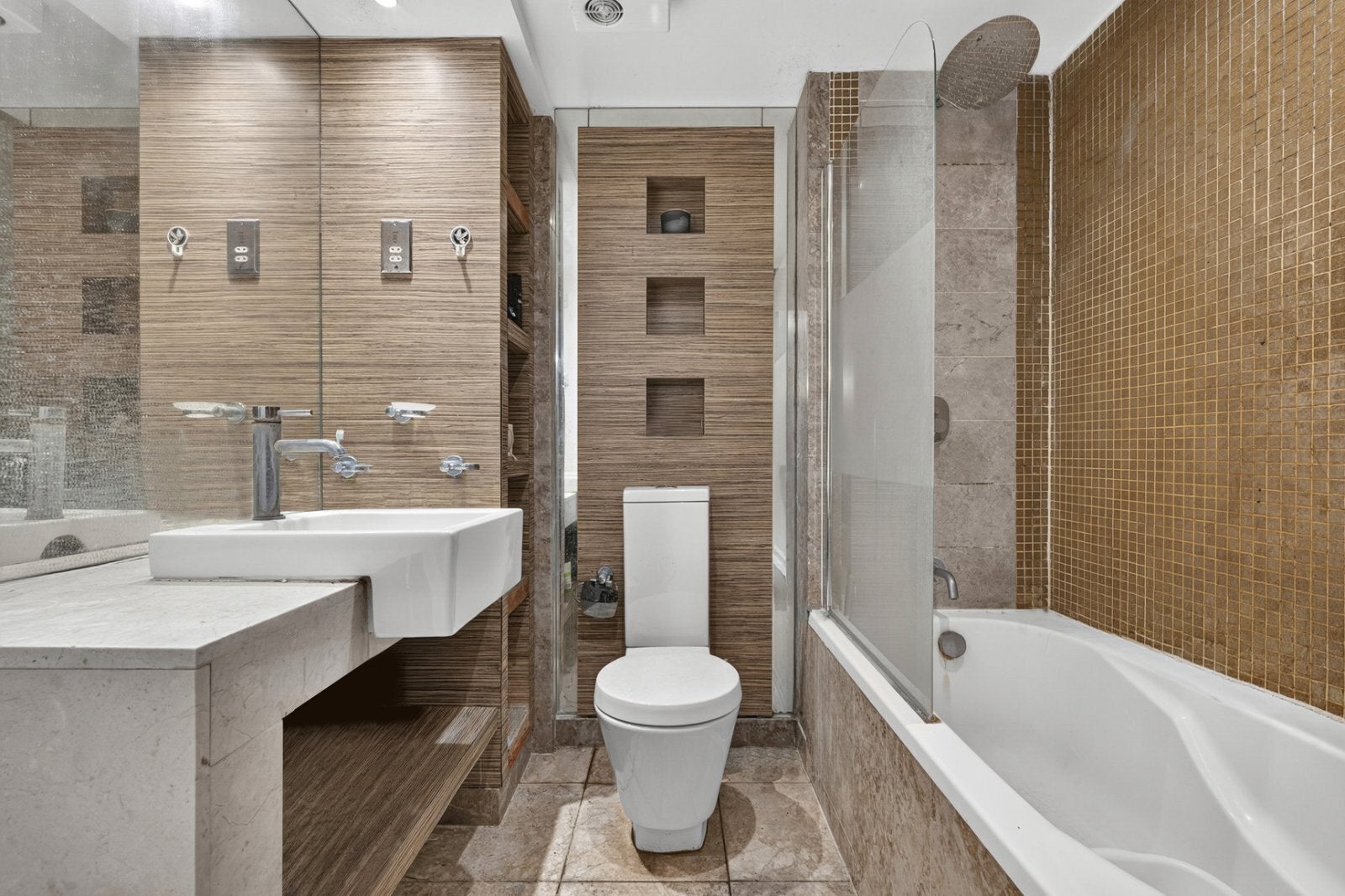 Flat Limeharbour in Greater London