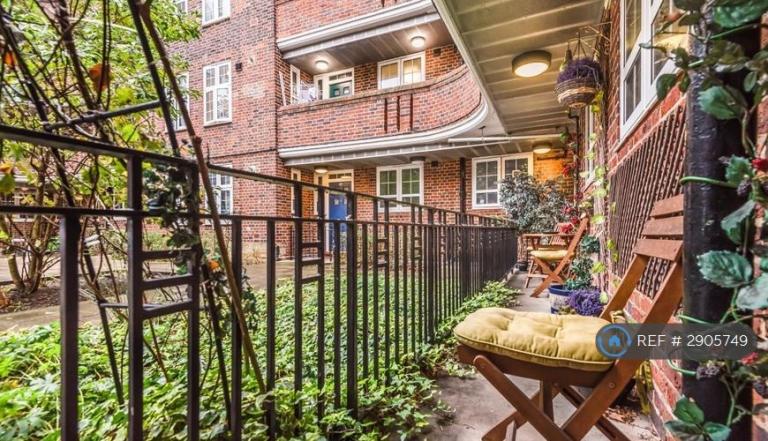 Flat Tilson Gardens in Greater London