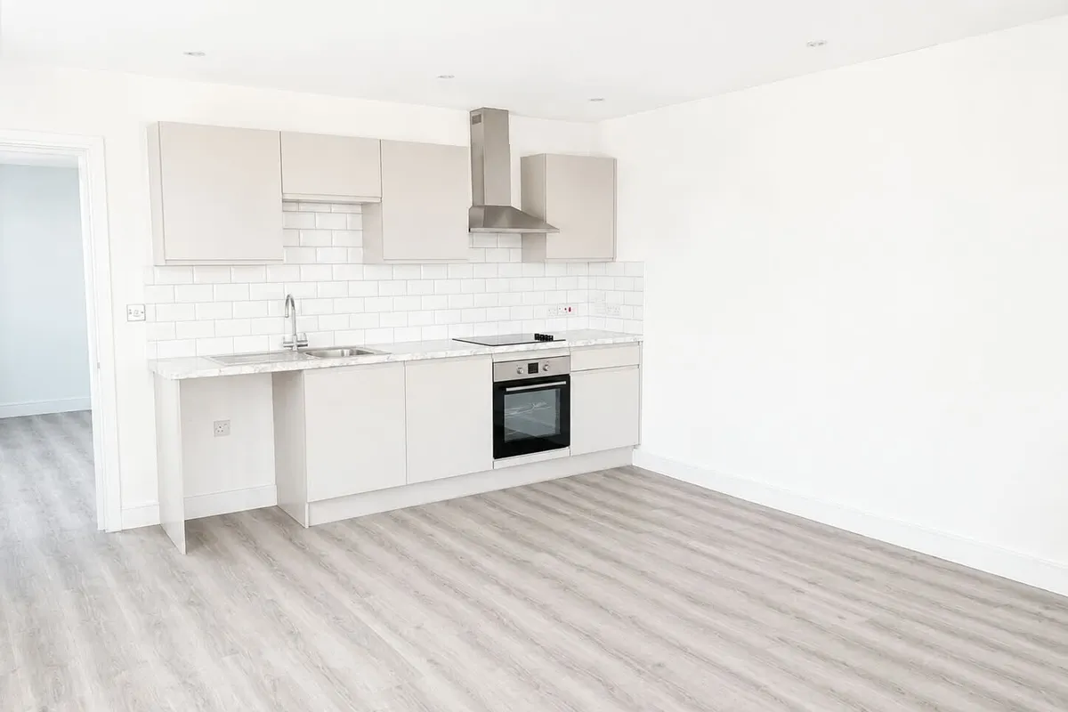 Flat Ordnance Road in Southampton