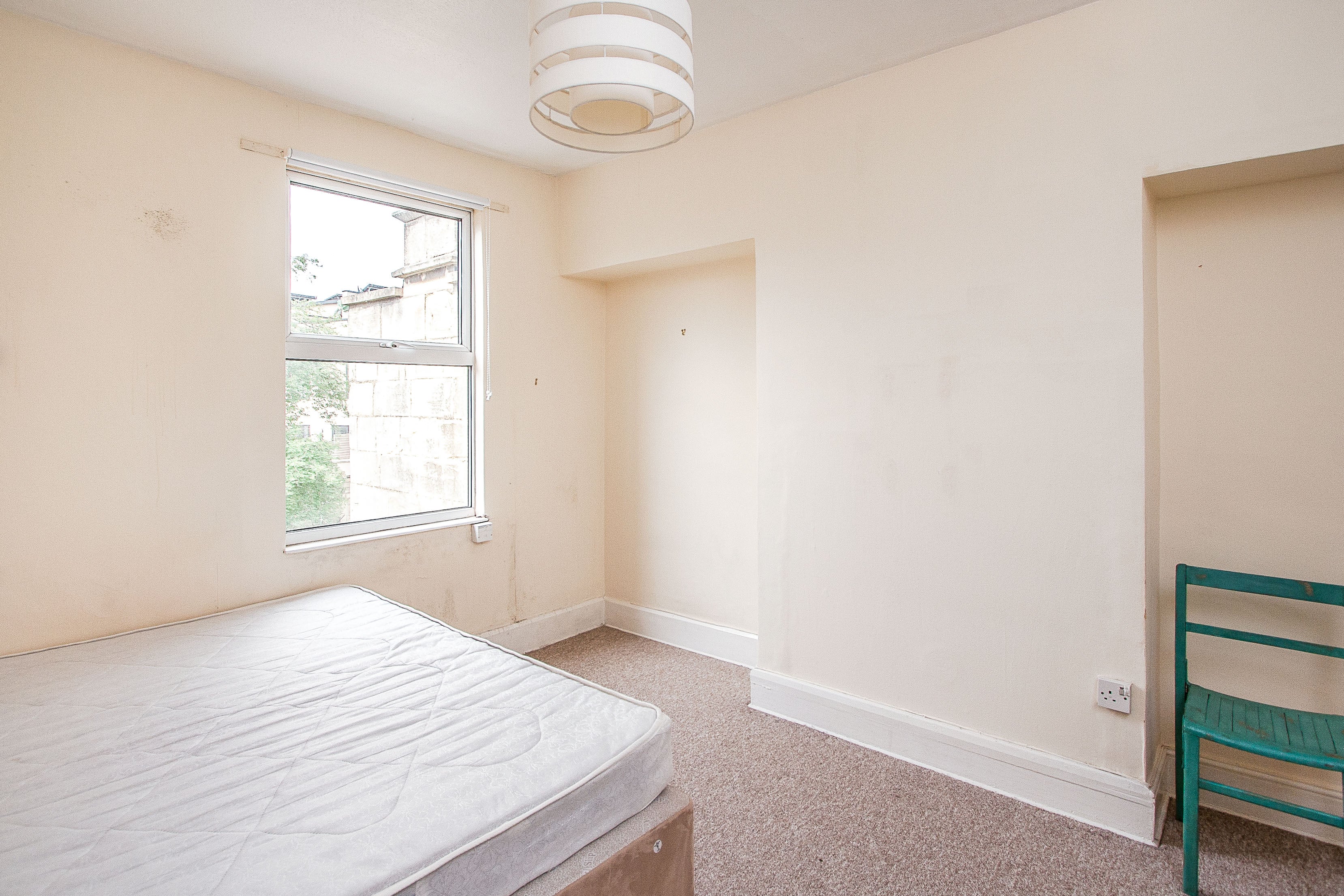 Flat Lower Bristol Road in Bath