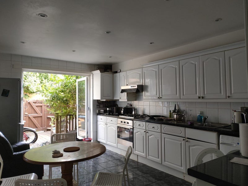 Room Brabazon Street in Greater London