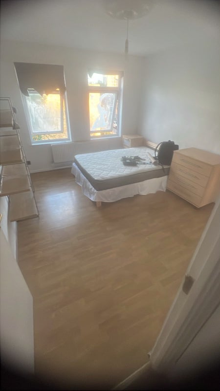 Room Brabazon Street in Greater London