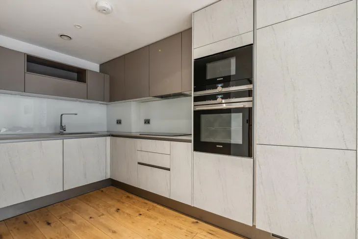 Flat Hermitage Street in City of Westminster