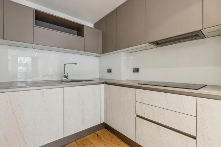 Flat Hermitage Street in City of Westminster