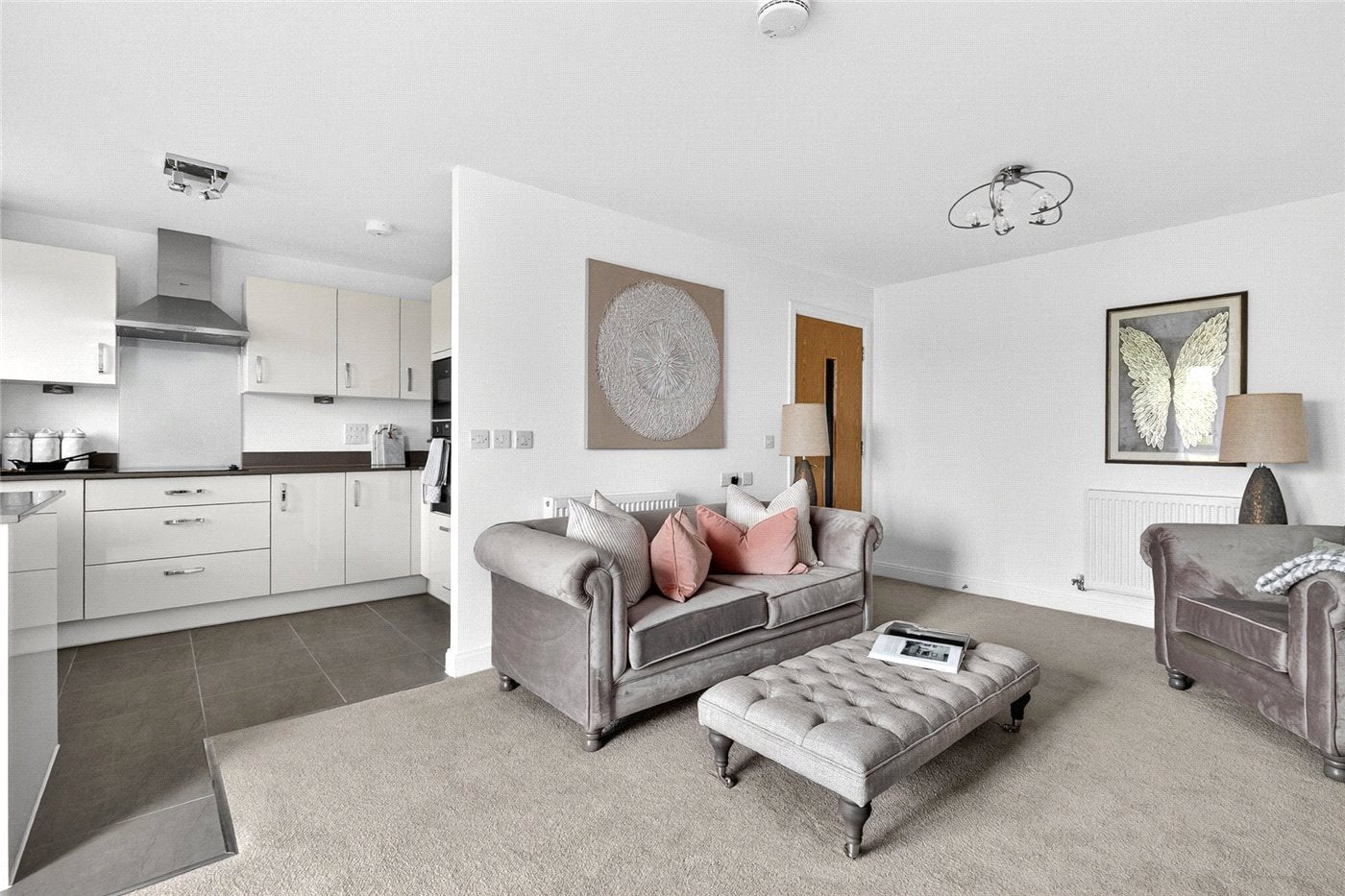 Flat Queens Road in Elmbridge