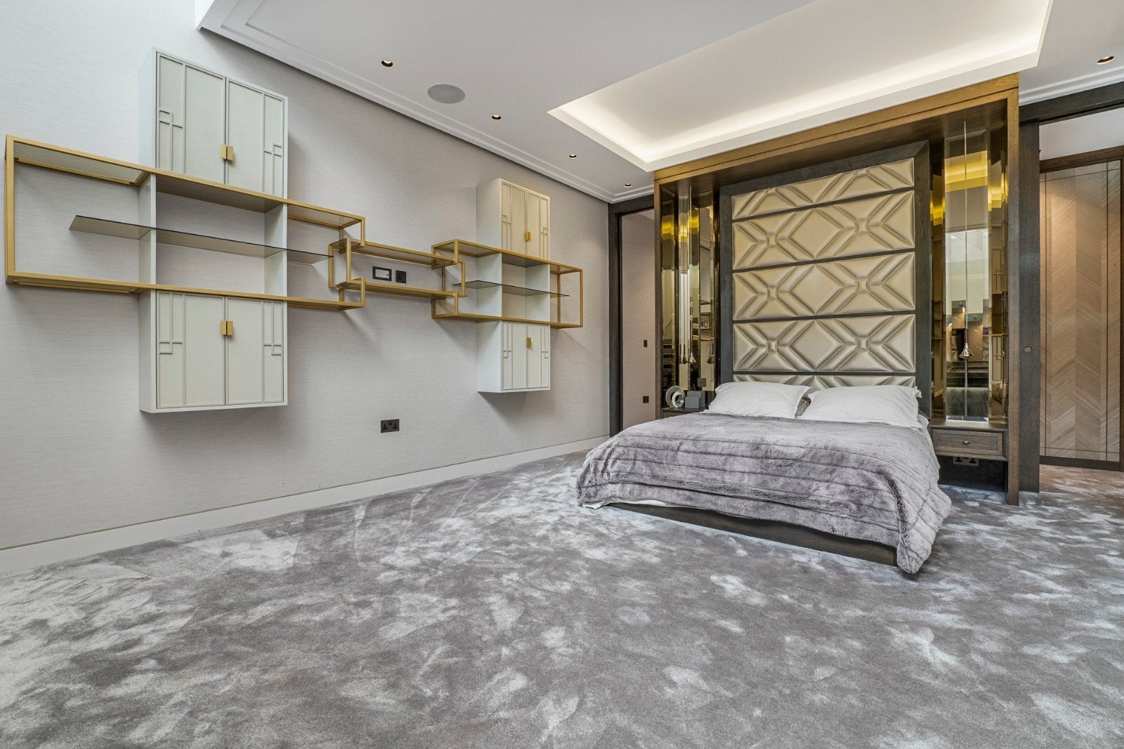 Flat Westbourne Grove Mews in Greater London