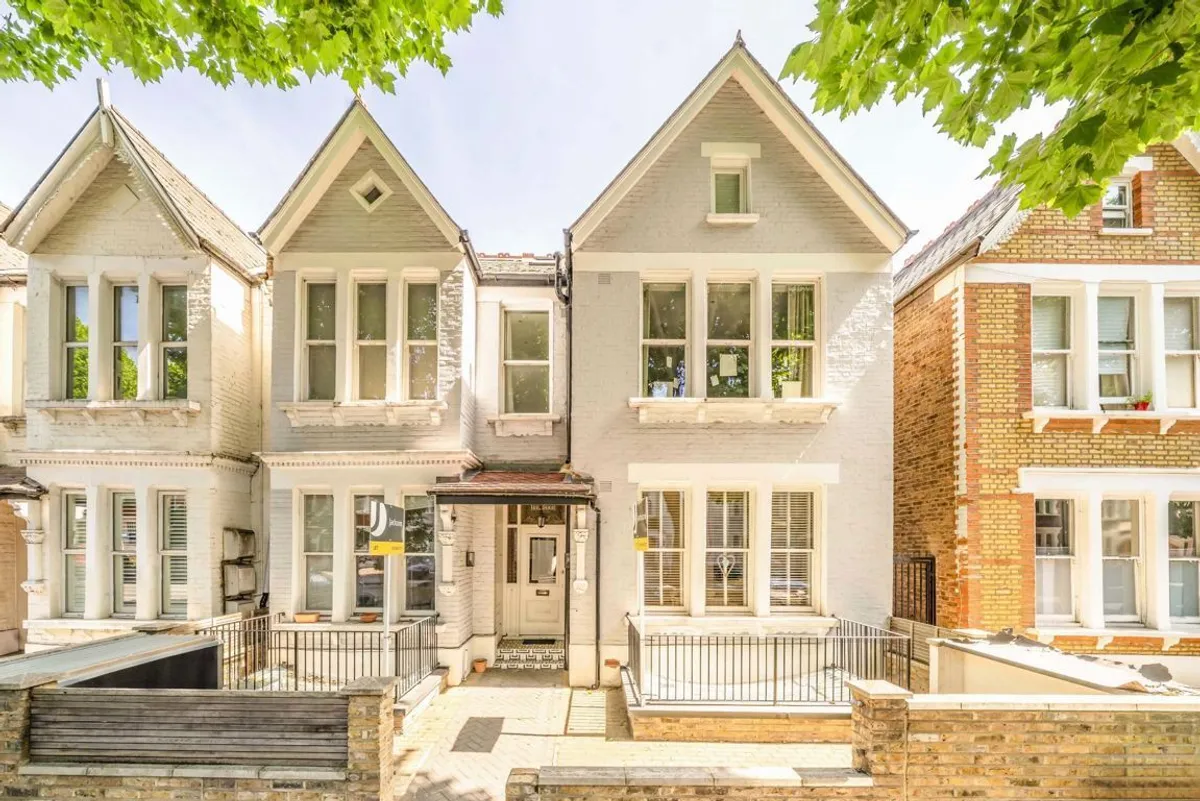Flat Cavendish Road in Greater London
