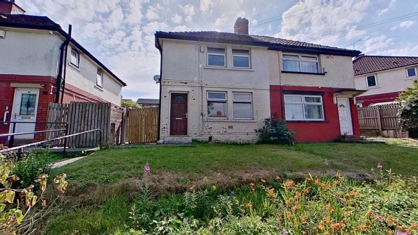 House Lynfield Drive in Bradford