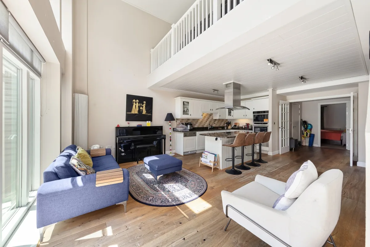 Flat West Parkside in Greater London