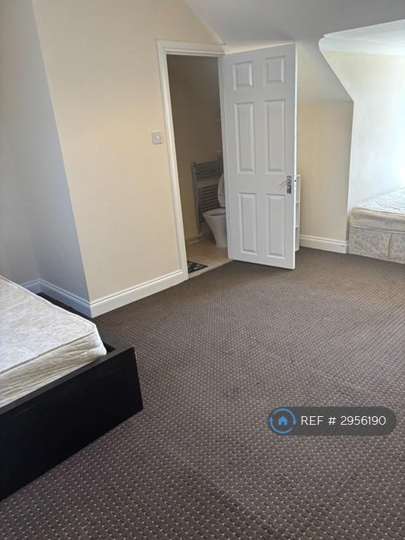 Room Stanley Street in Luton